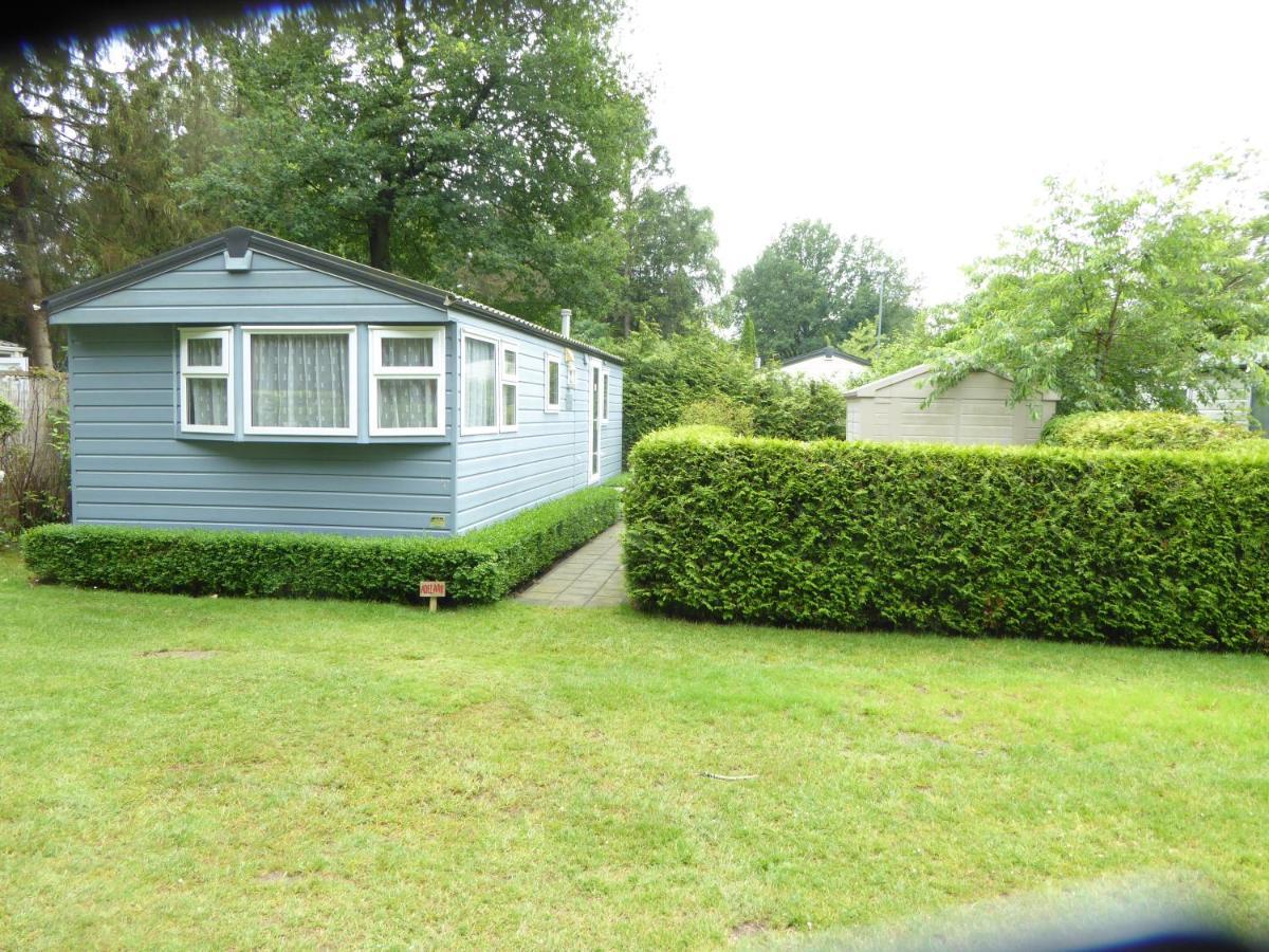 Chalet Adelaar Vledder Buitenkant foto